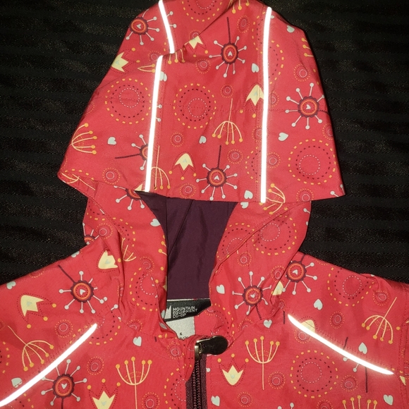 MEC Child's Rain Jacket - Picture 6 of 8